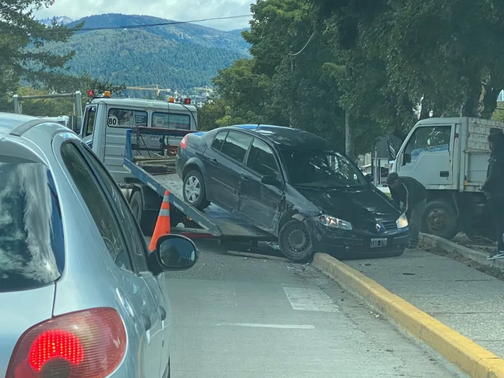 Importantes demoras en el este por un choque cerca de la rotonda de Ñireco