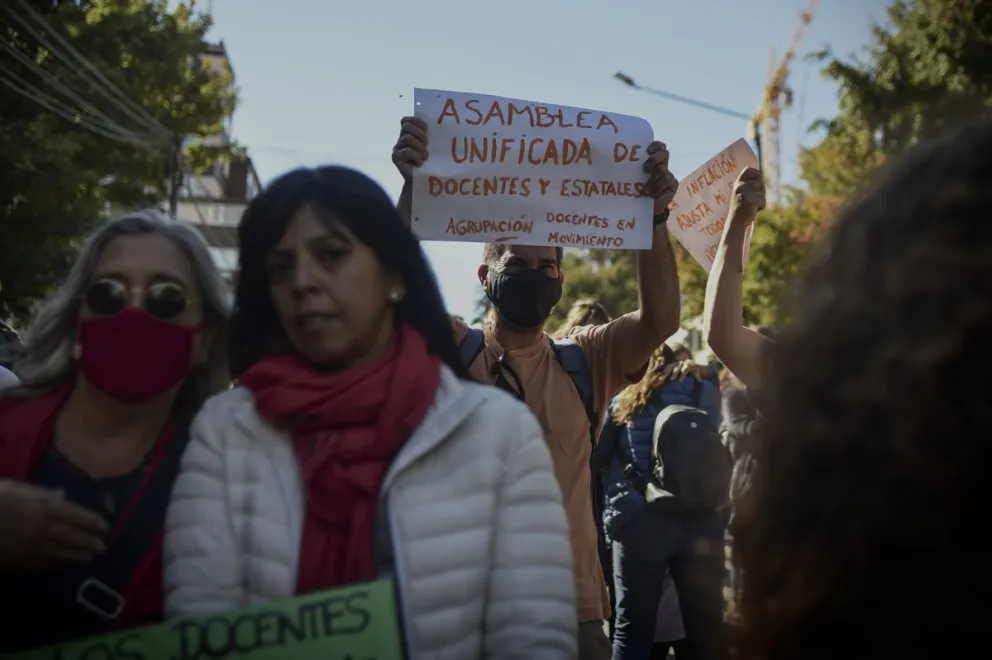 Reunión clave entre estatales y Gobierno para acordar un aumento