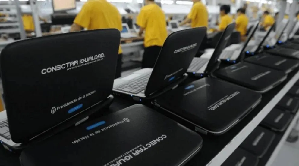 Más de 80 estudiantes barilochenses recibieron esta semana sus netbooks