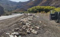 Removieron la “montaña” de botellas que estaban tiradas en la Ruta 237