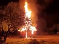 ATE vinculó el incendio de una cabaña con el conflicto en Lago Escondido