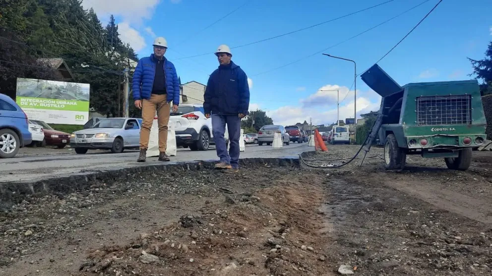 Nueva rotonda y gaviones de contención en la obra de Bustillo