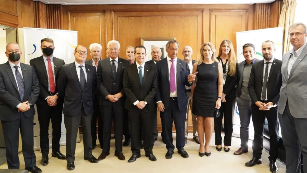 Scioli y Carreras se reúnen en Bariloche y avanzan en una agenda productiva