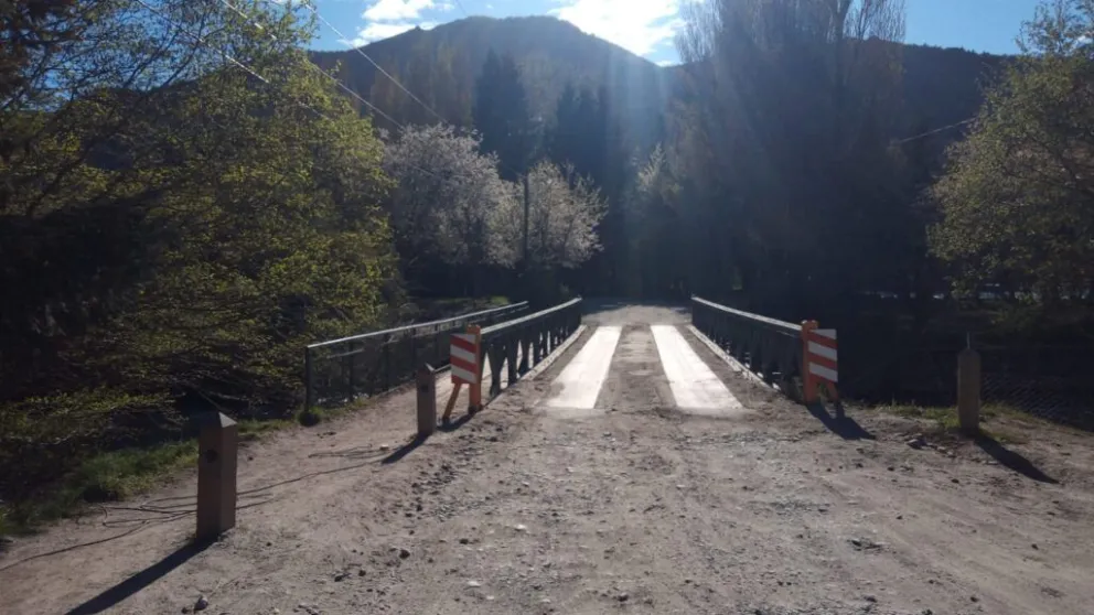 Comenzaron los trabajos en el puente Centenario de Villa Los Coihues