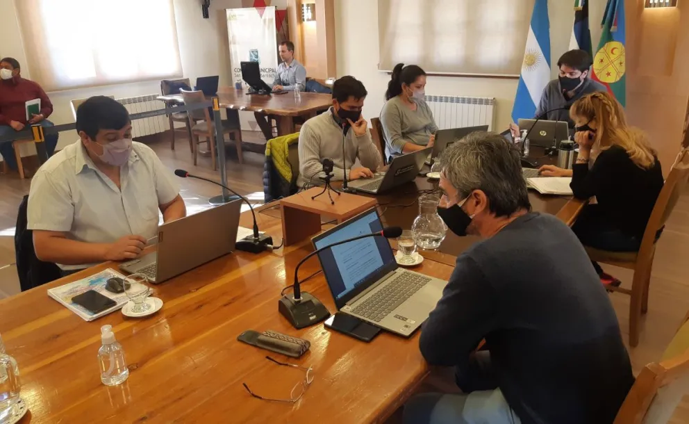 Avanzan los proyectos de un gimnasio regularización de tierras