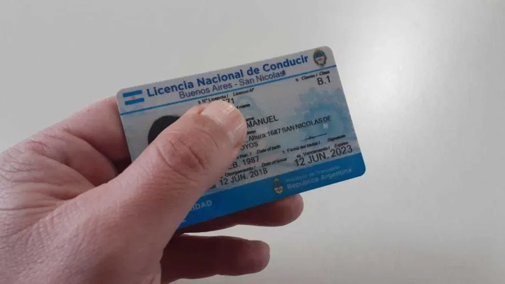 Le sacarán el registro a un intendente rionegrino por golpear al chofer de un colectivo