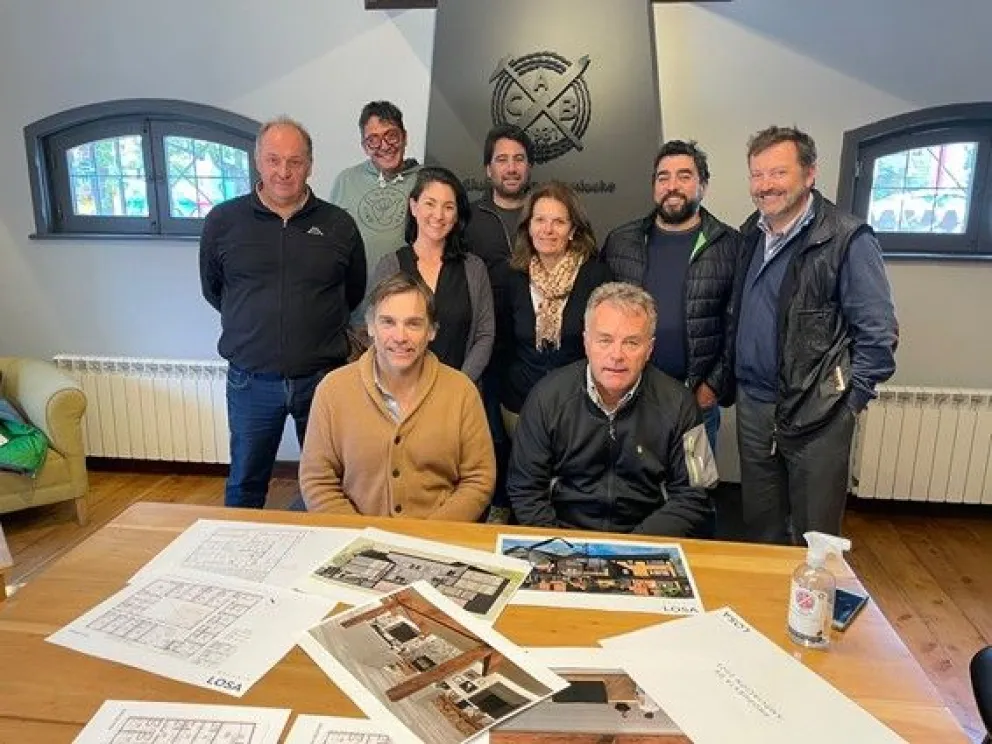 El Club Andino firmó un convenio para renovar un clásico hotel