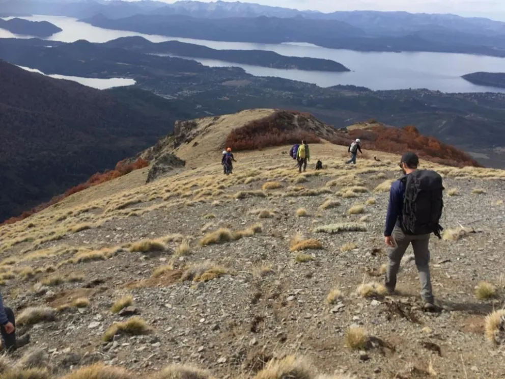 El parapentista que cayó en el cerro Catedral permanece en terapia intensiva