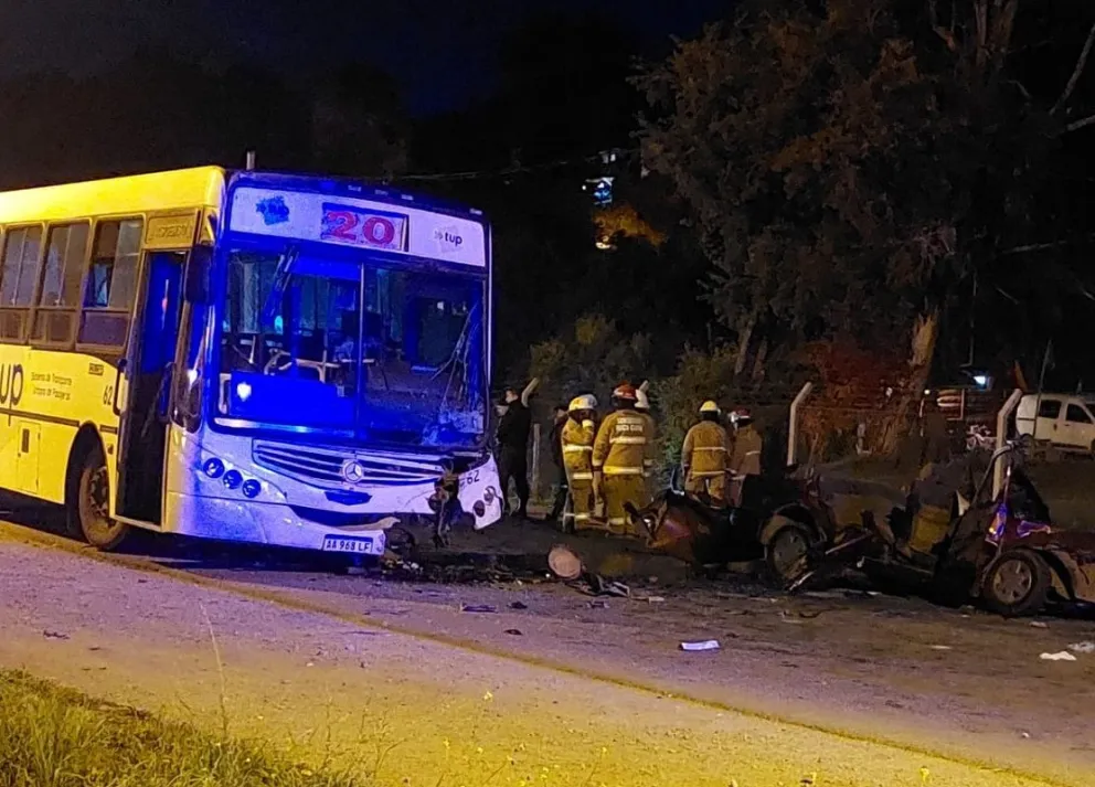 Venta de empanadas para ayudar a uno de los accidentados en el choque de Bustillo