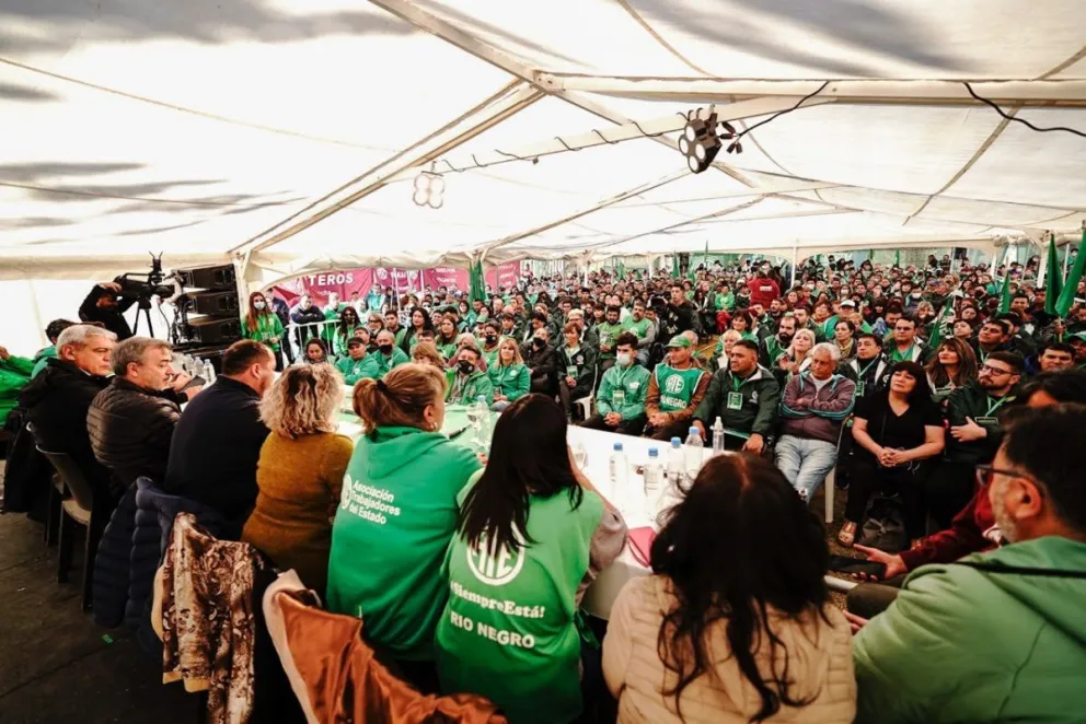 ATE lanza medidas de fuerza y exige revisión salarial en mayo