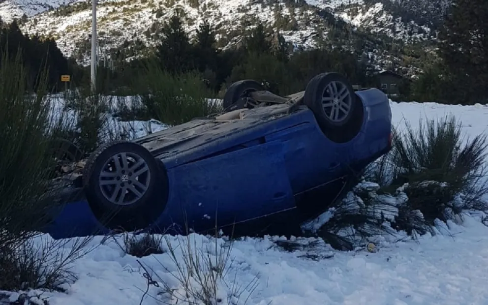 Vuelco en el ingreso a Arelauquen