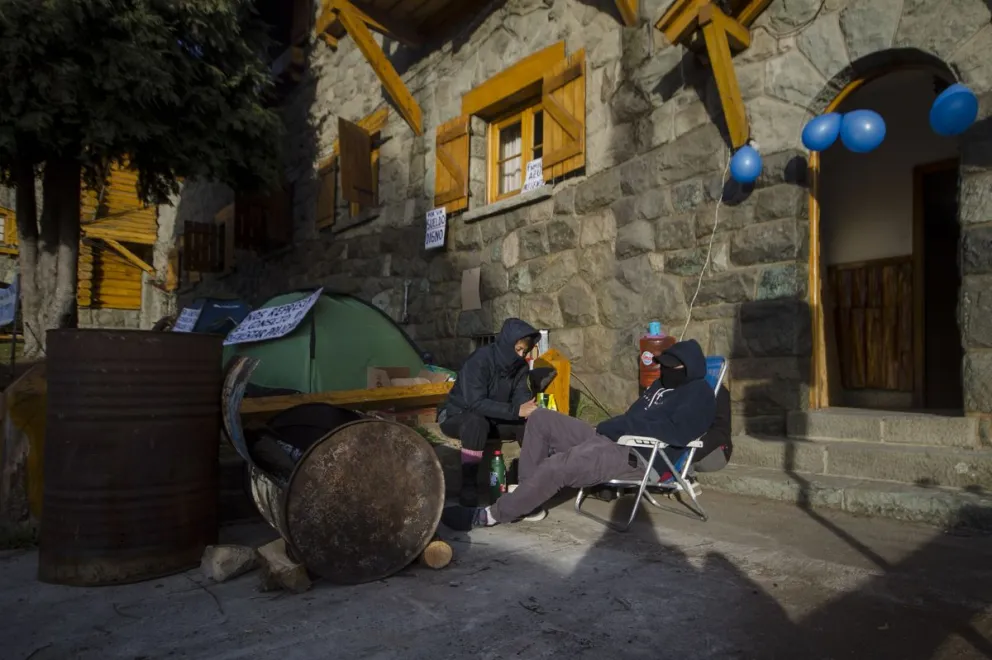 Acampe policial para reclamar por aumento salarial