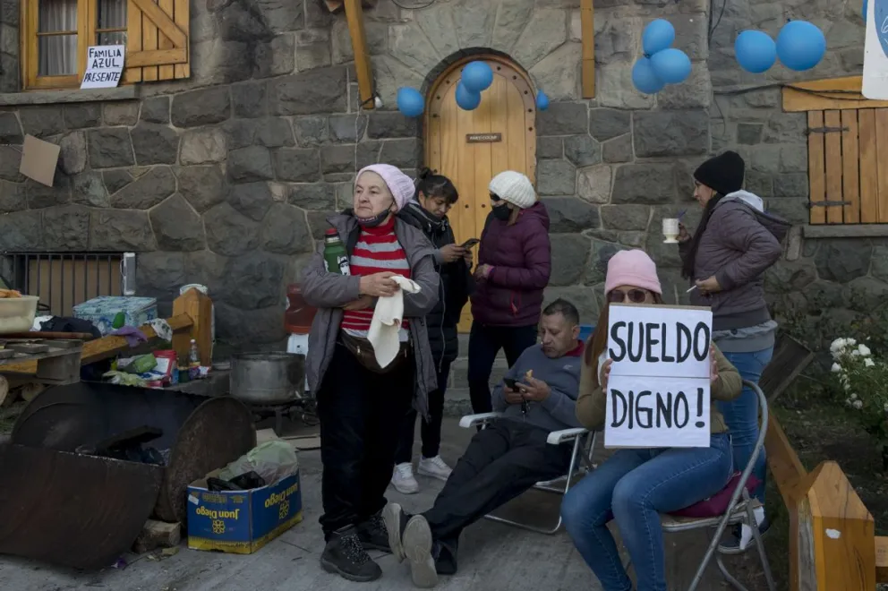 El Gobierno llamó al diálogo con los policías