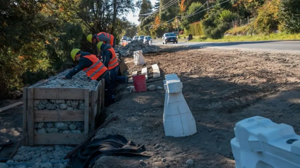 Con gaviones, avanza la obra de Bustillo